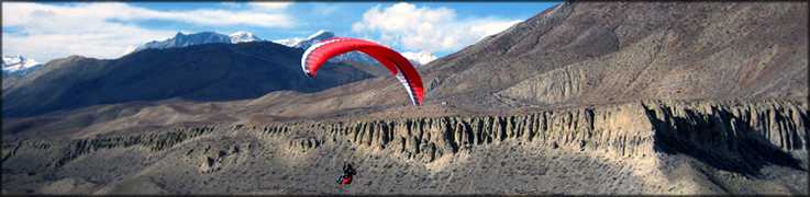 Paragliding in Mustang